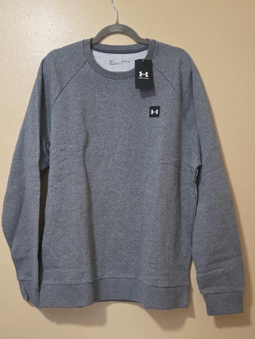 Under Armour Men’s Gray Crewneck Pullover Sweatshirt